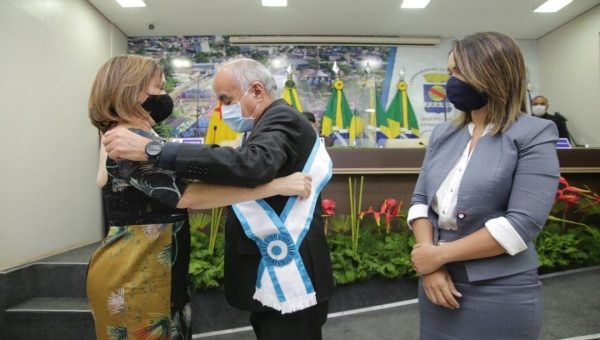 Bocalom e Marfisa são empossados prefeito e vice de Rio Branco